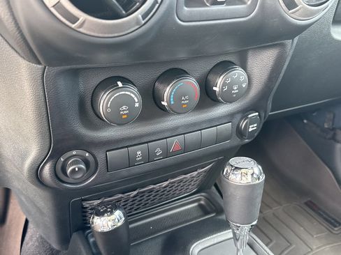Used 2016 Jeep Wrangler Unlimited Sport w/ Quick Order Package 24S AWD/4WD image 27