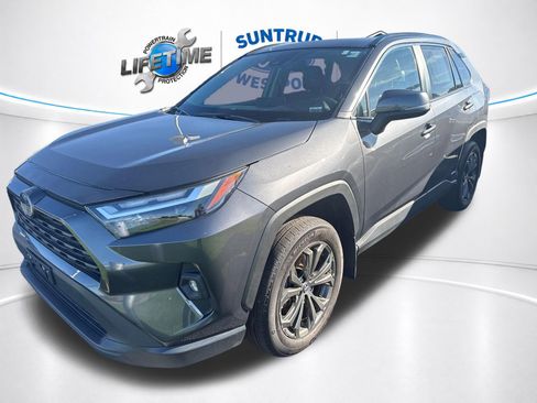 Used 2024 Toyota RAV4 XLE Premium AWD/4WD image 17