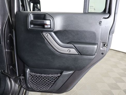 Used 2018 Jeep Wrangler Unlimited Sport AWD/4WD image 19