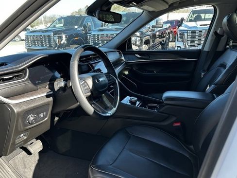 Used 2022 Jeep Grand Cherokee L Limited w/ MOPAR Finishing Package image 14