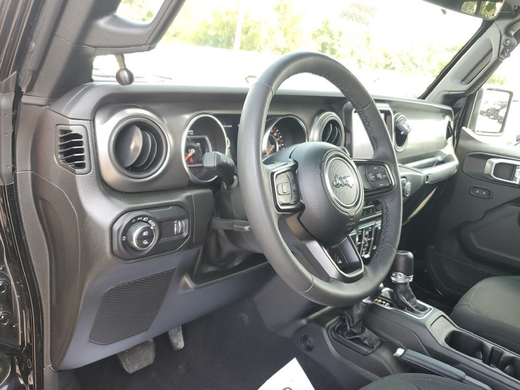 Certified 2023 Jeep Gladiator Sport AWD/4WD image 18