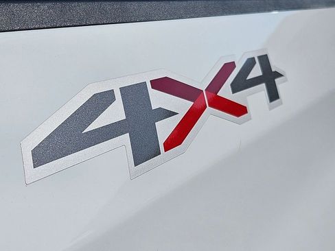 Used 2021 Chevrolet Silverado 1500 LT image 6