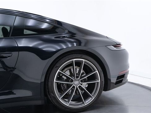 Used 2024 Porsche 911 Carrera RWD image 31