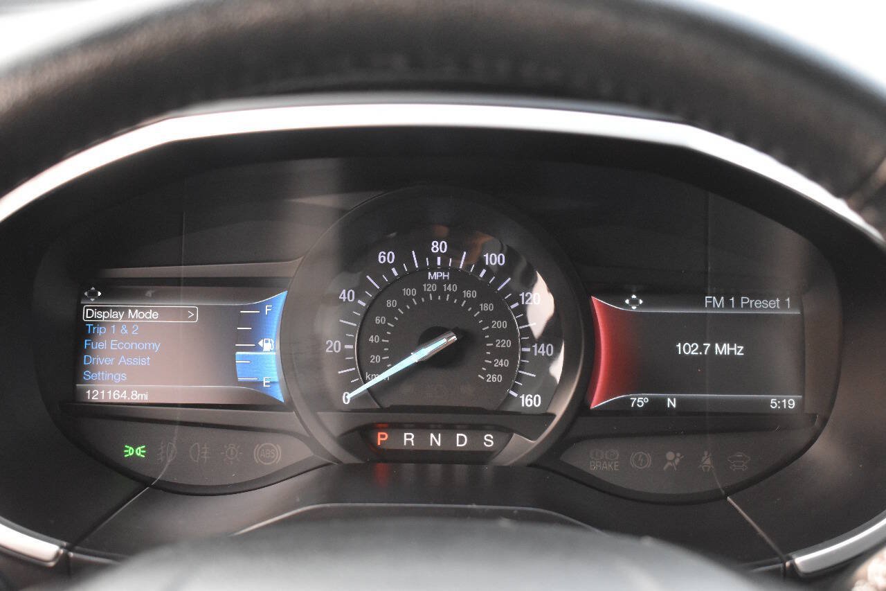 Used 2018 Ford Edge Titanium w/ Equipment Group 301A AWD/4WD image 23