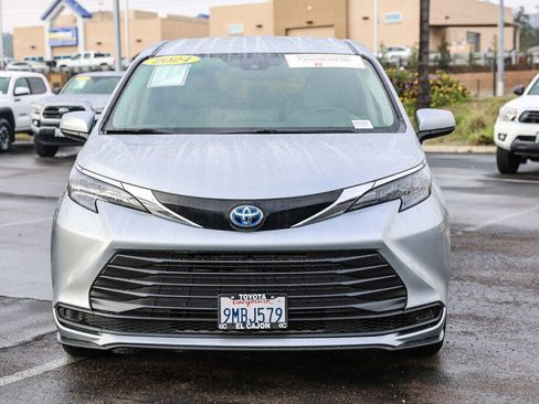 Certified 2024 Toyota Sienna LE image 16