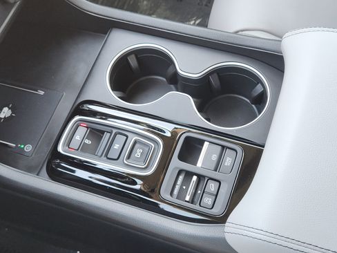 Certified 2024 Honda Pilot Touring image 20