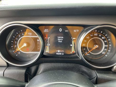 Used 2020 Jeep Wrangler Unlimited Sport image 23