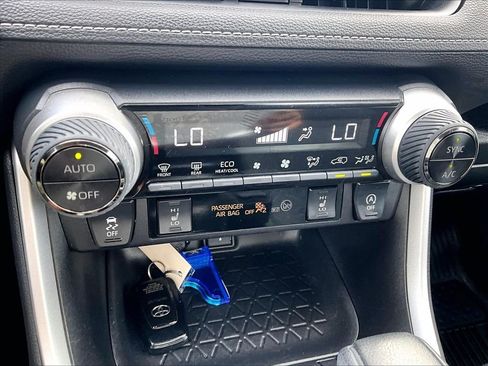 Used 2022 Toyota RAV4 XLE w/ Convenience Package AWD/4WD image 26