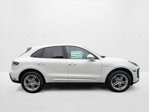 Certified 2025 Porsche Macan image 8