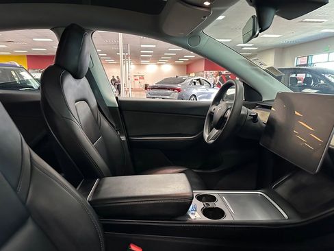 Used 2022 Tesla Model Y Performance image 28