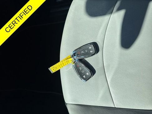 Used 2021 Chevrolet Equinox Premier AWD/4WD image 32