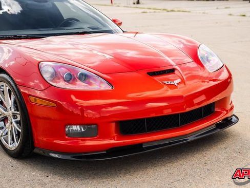 Used 2011 Chevrolet Corvette Z06 w/ Z06 Carbon Fiber Package RWD image 26