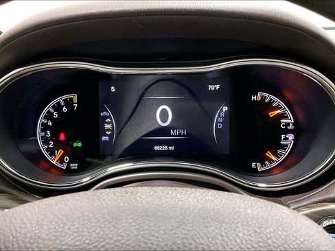 Used 2017 Jeep Grand Cherokee Overland w/ Jeep Active Safety Group image 26