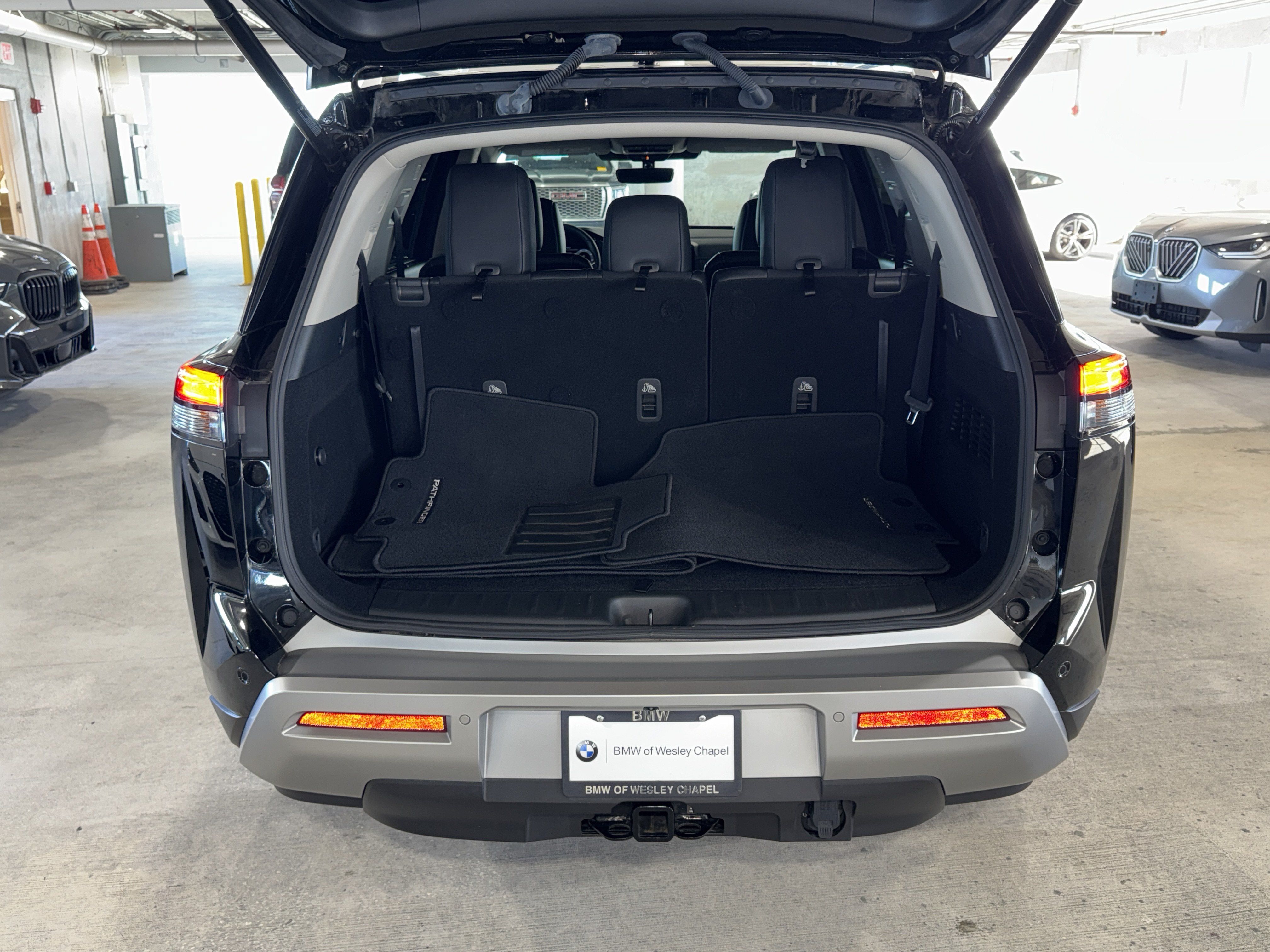 Used 2024 Nissan Pathfinder Platinum FWD image 18