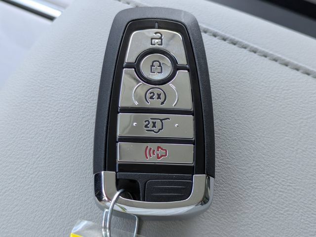 New 2026 Lincoln Navigator Premiere AWD/4WD image 29