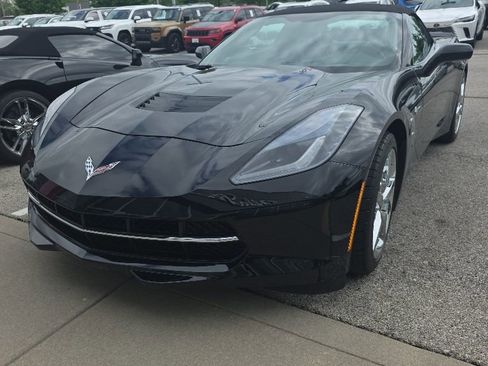 Used 2014 Chevrolet Corvette Stingray Convertible w/ 2LT Preferred Equipment Group RWD image 2