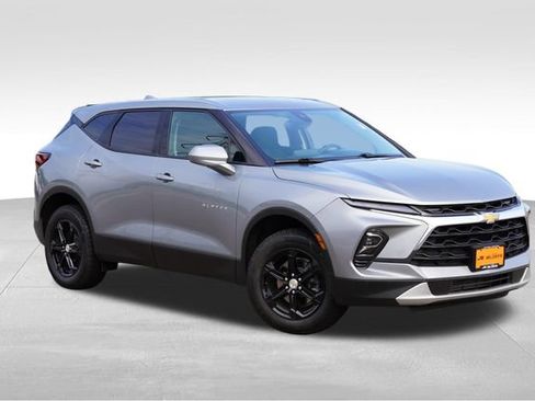 Used 2025 Chevrolet Blazer LT AWD/4WD image 1