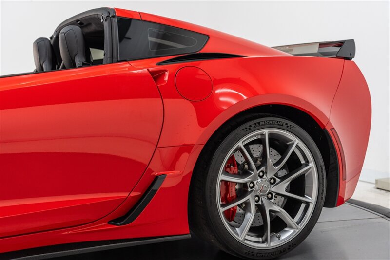 Used 2018 Chevrolet Corvette Z06 RWD image 32