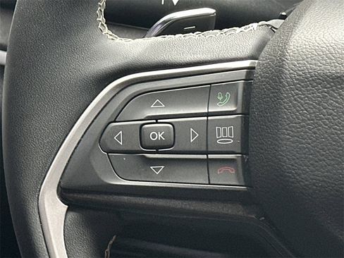 Used 2023 Jeep Grand Cherokee L Laredo image 27