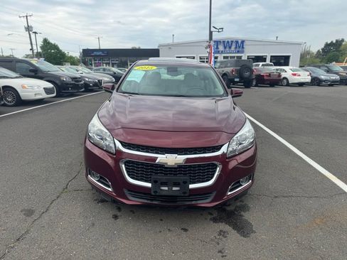 Used 2015 Chevrolet Malibu LT FWD image 2