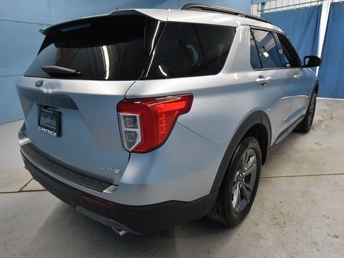 Used 2022 Ford Explorer XLT w/ Equipment Group 202A AWD/4WD image 37