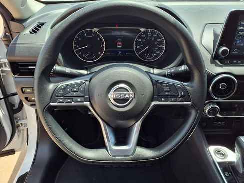 Used 2025 Nissan Sentra SV FWD image 6