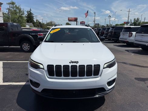Used 2023 Jeep Cherokee Altitude Lux AWD/4WD image 2