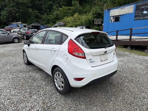 Used 2012 Ford Fiesta SE w/ Super Fuel Economy Pkg FWD image 9