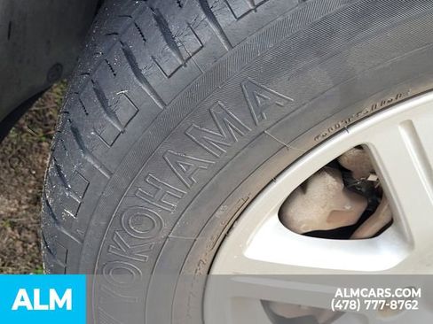 Used 2010 Chrysler Town & Country Touring image 24