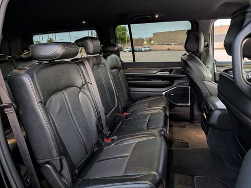 Used 2024 Jeep Wagoneer Series II w/ Flexible Seating Group RWD image 26