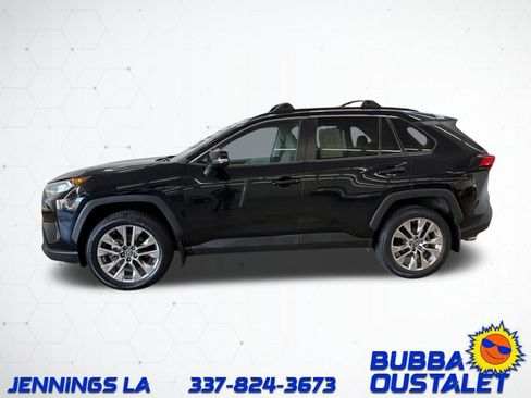 Used 2019 Toyota RAV4 XLE Premium image 2