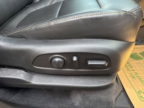 Used 2020 Chevrolet Traverse RS image 39