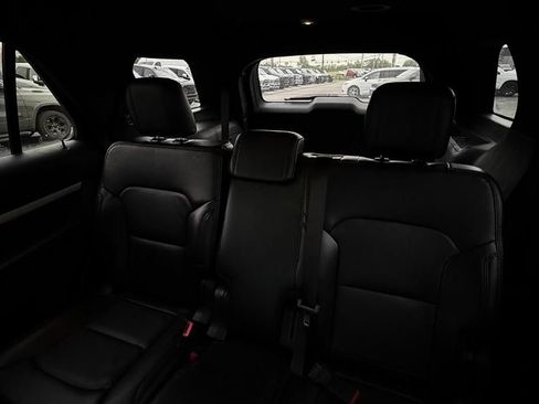 Used 2016 Ford Explorer XLT w/ Equipment Group 202A AWD/4WD image 14