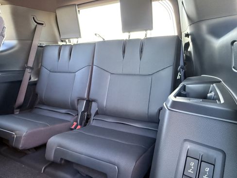 New 2026 Lexus GX 550 AWD/4WD image 30