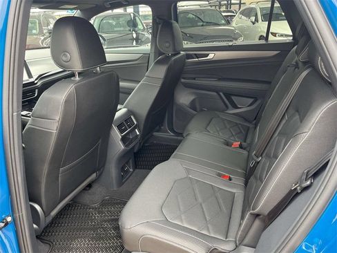 Used 2025 Volkswagen Atlas Cross Sport SE FWD image 21
