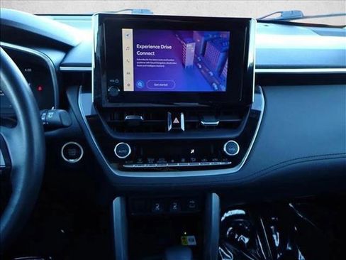 Used 2023 Toyota Corolla Cross XLE image 18