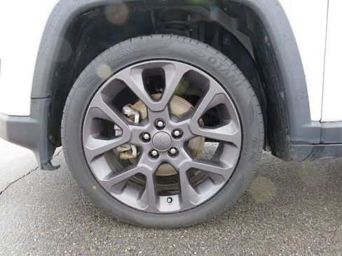 Certified 2021 Jeep Compass Latitude image 13