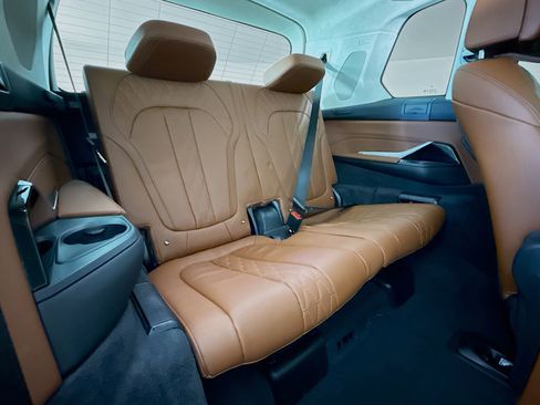 Certified 2024 BMW ALPINA XB7 image 29