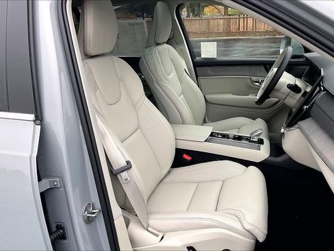 New 2026 Volvo XC90 B6 Ultra image 32