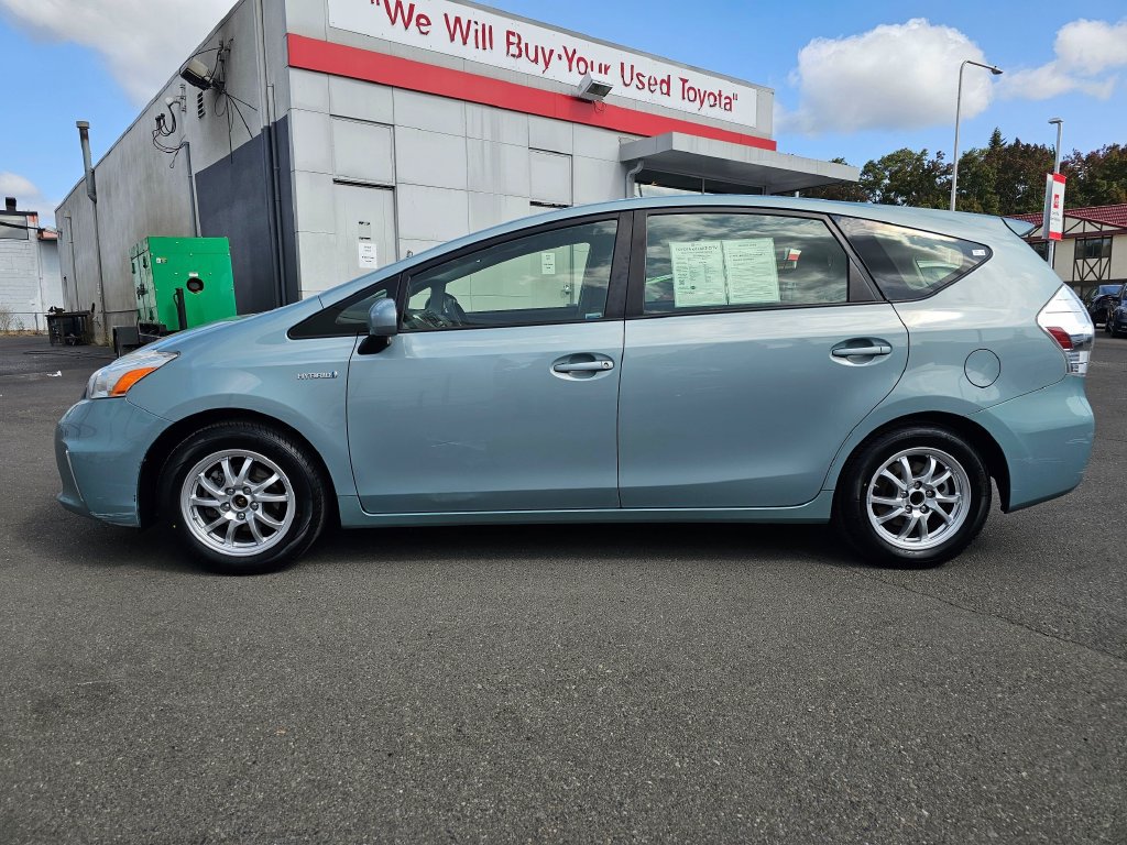 Used 2014 Toyota Prius V Three FWD image 4