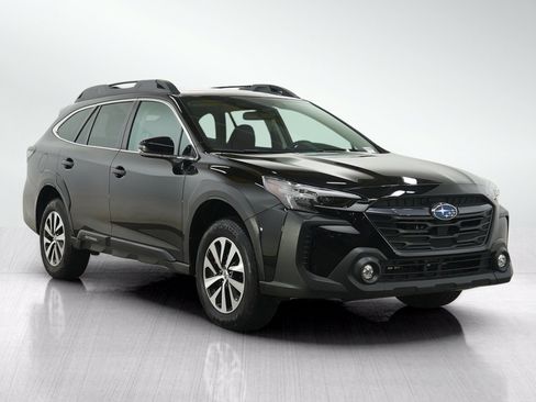 Used 2025 Subaru Outback Premium AWD/4WD image 7