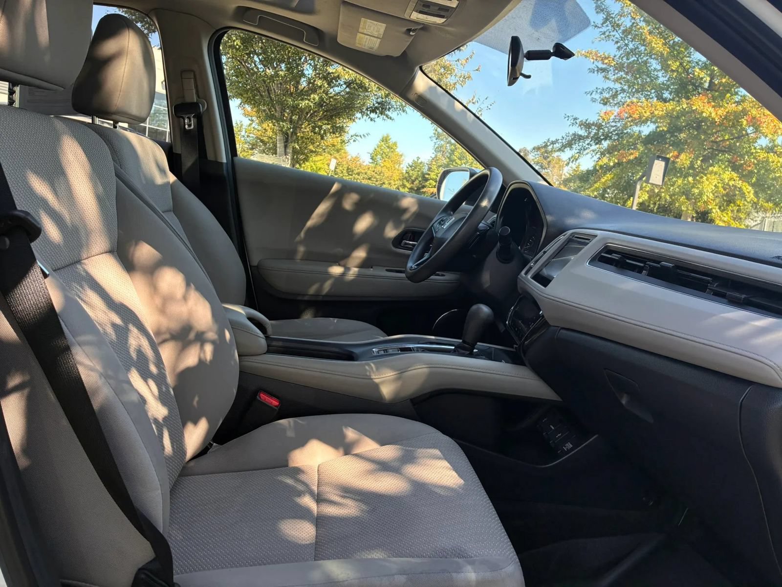 Used 2016 Honda HR-V EX image 37