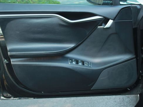 Used 2018 Tesla Model S 75D AWD/4WD image 8