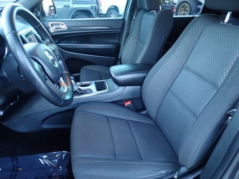 Used 2019 Jeep Grand Cherokee Laredo image 11