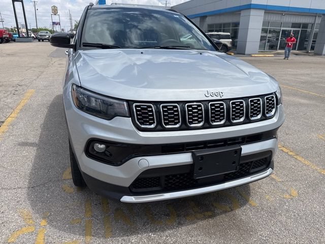 Used 2025 Jeep Compass Limited AWD/4WD image 6