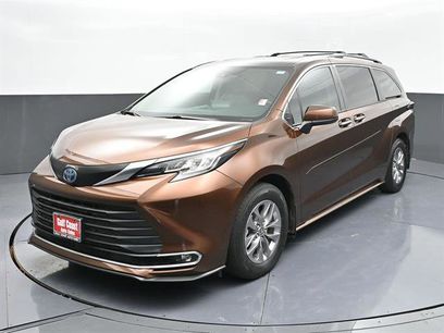 Used 2023 Toyota Sienna XLE