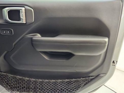 Used 2018 Jeep Wrangler Unlimited Sport S AWD/4WD image 29
