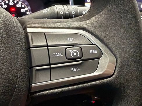 New 2025 Jeep Compass Latitude w/ Sun & Sound Group image 13