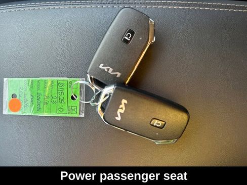 Used 2023 Kia Sorento EX image 18