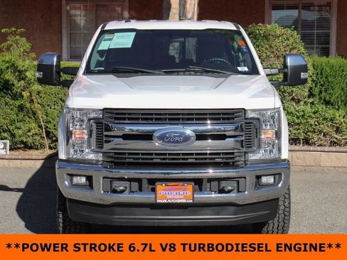 Used 2017 Ford F250 XLT w/ XLT Premium Package image 3